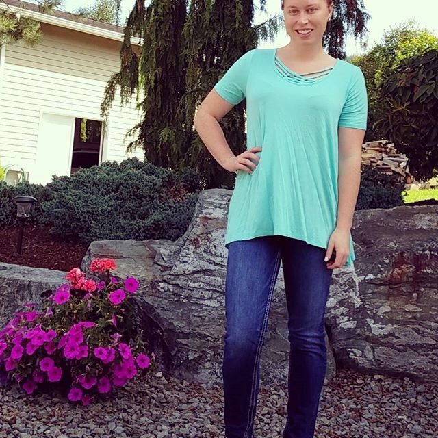 Criss Cross Everyday Tee in Mint